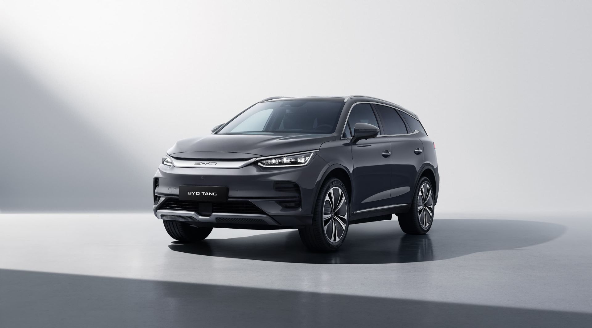 BYD Tang DM-i